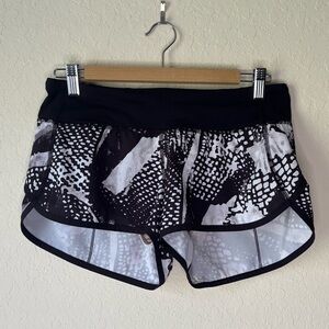 lululemon | Women's Speed Short Static Mist White Black Size 6 Workout Running